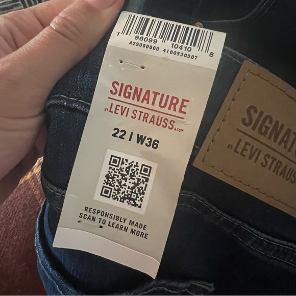 3/$30 🍂 Levi’s Stratus High Rise Straight Jeans - Picture 7 of 8